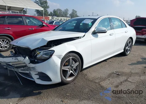 2018 Mercedes-Benz E 300 z USA, uszkodzony, nr VIN WDDZF4JB1JA376690